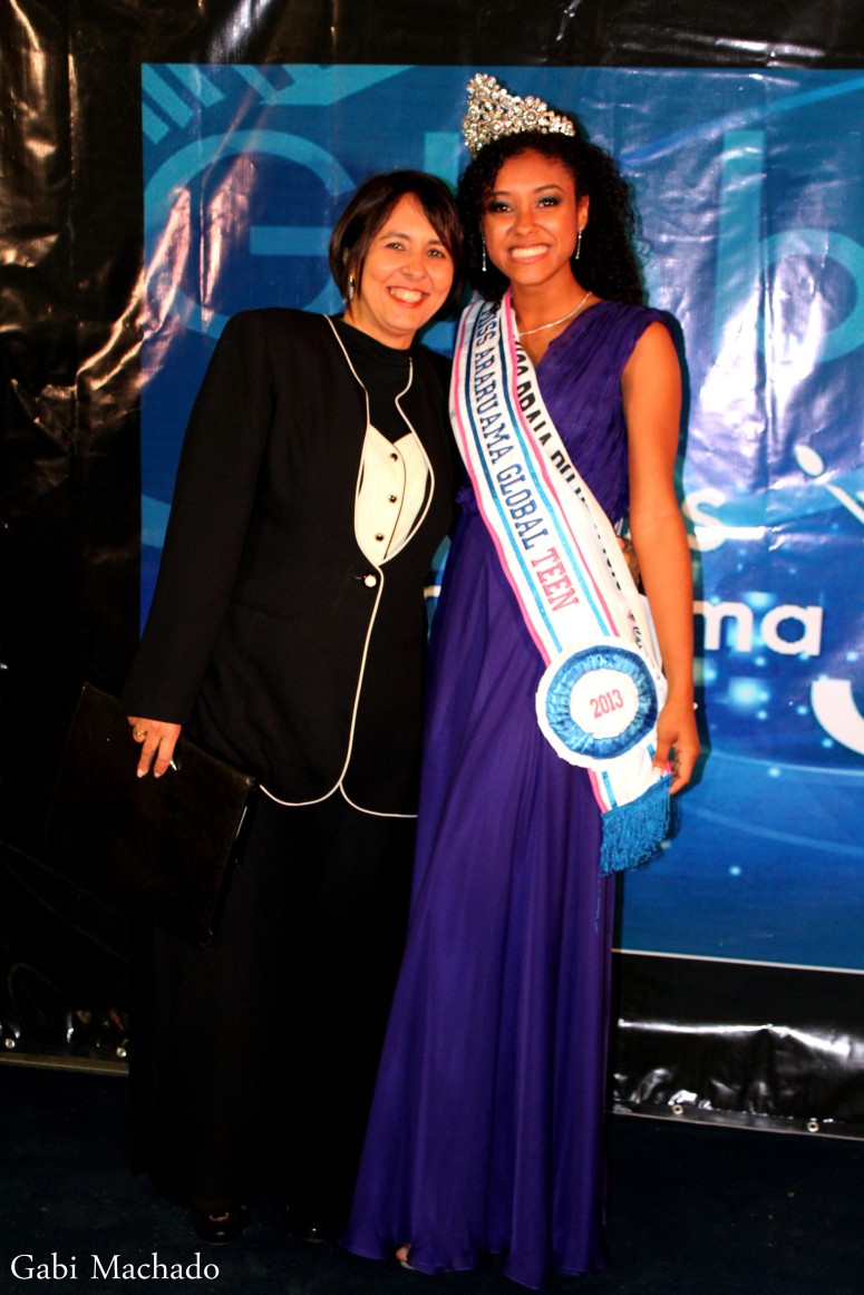 Apresentação cerimonial do Miss Araruama Global Teen